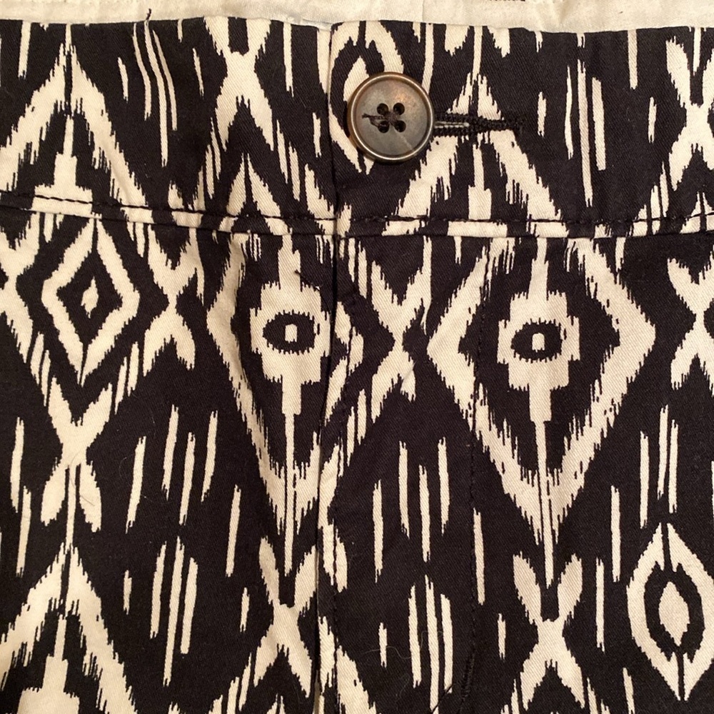 Black White Ikat Print Shorts - Picture 4 of 6
